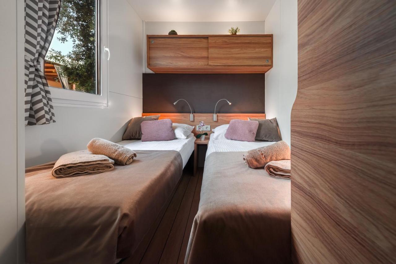 Glamour Mobile Home Biograd Na Moru Exterior foto